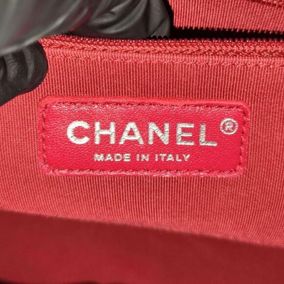 Chanel calfskin Gabrielle hobo Medium in hot pink - Picture 10 of 16